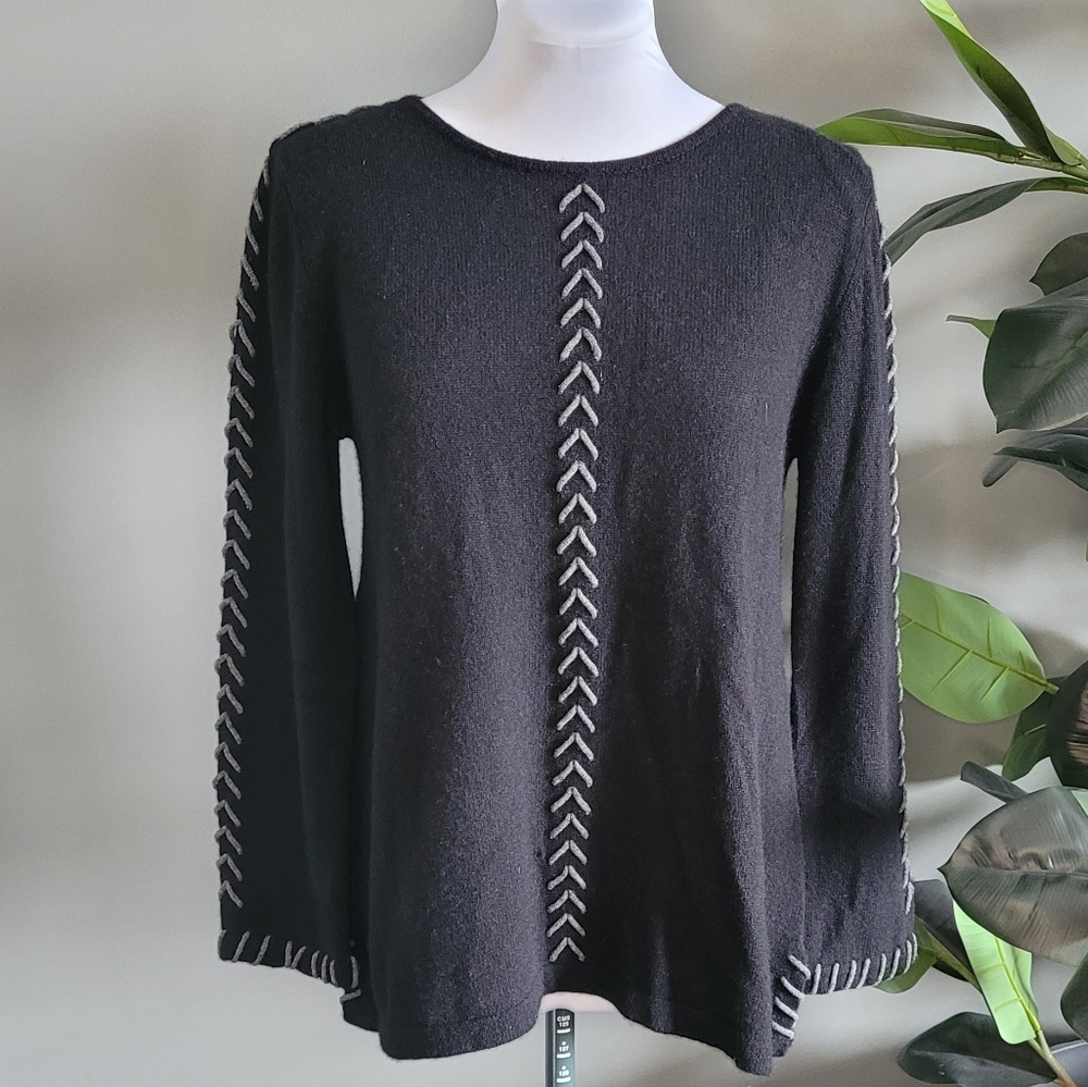 100% Cashmere | Claudia Nichole Black & Grey Sweater